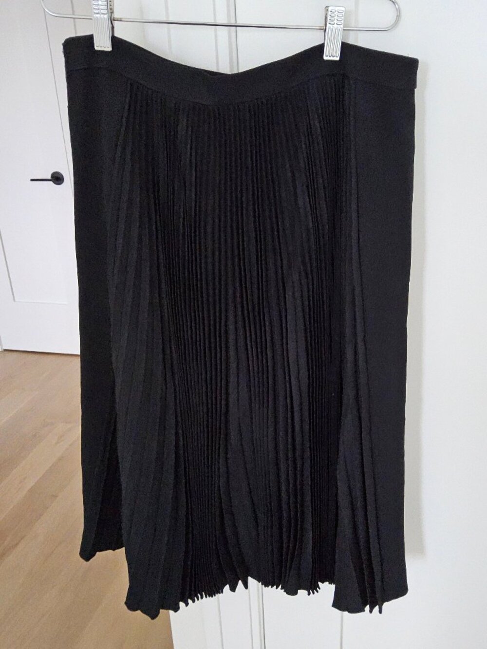 Emanuel Ungaro black pleated skirt knee length, US size 12